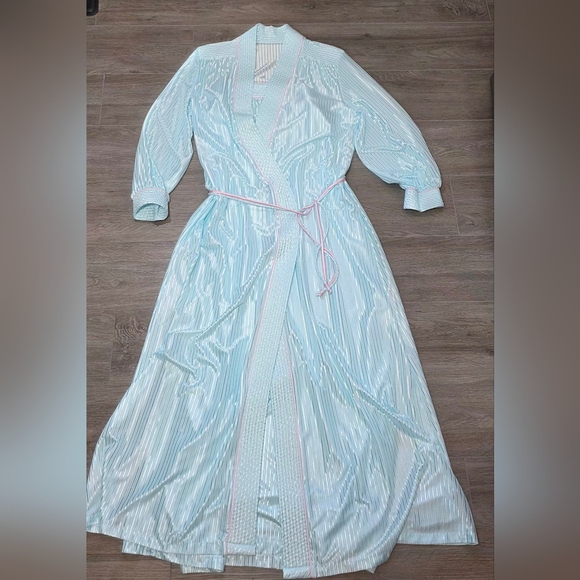 Dominique Other - Vintage Dominique Robe Nightgown Set Womans Sz Large Aqua Blue Pink Shimmery